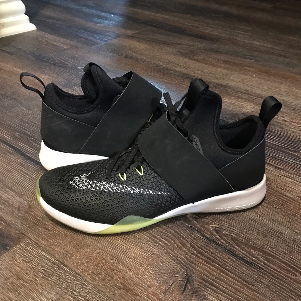 Nike Zoom Strong Tennis Shoes